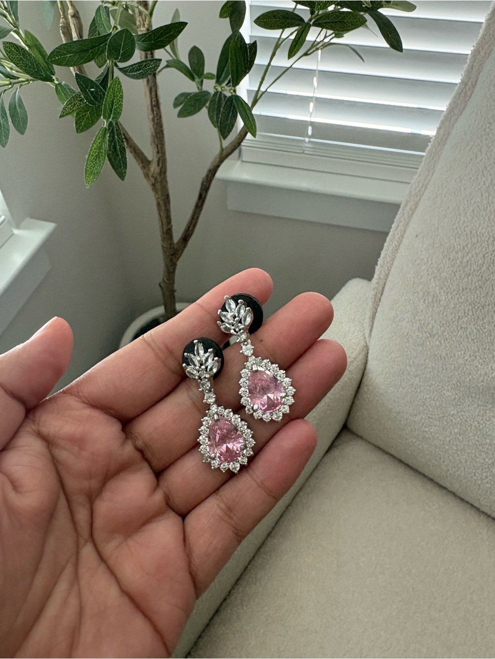 Earring - Picture 2 of 3